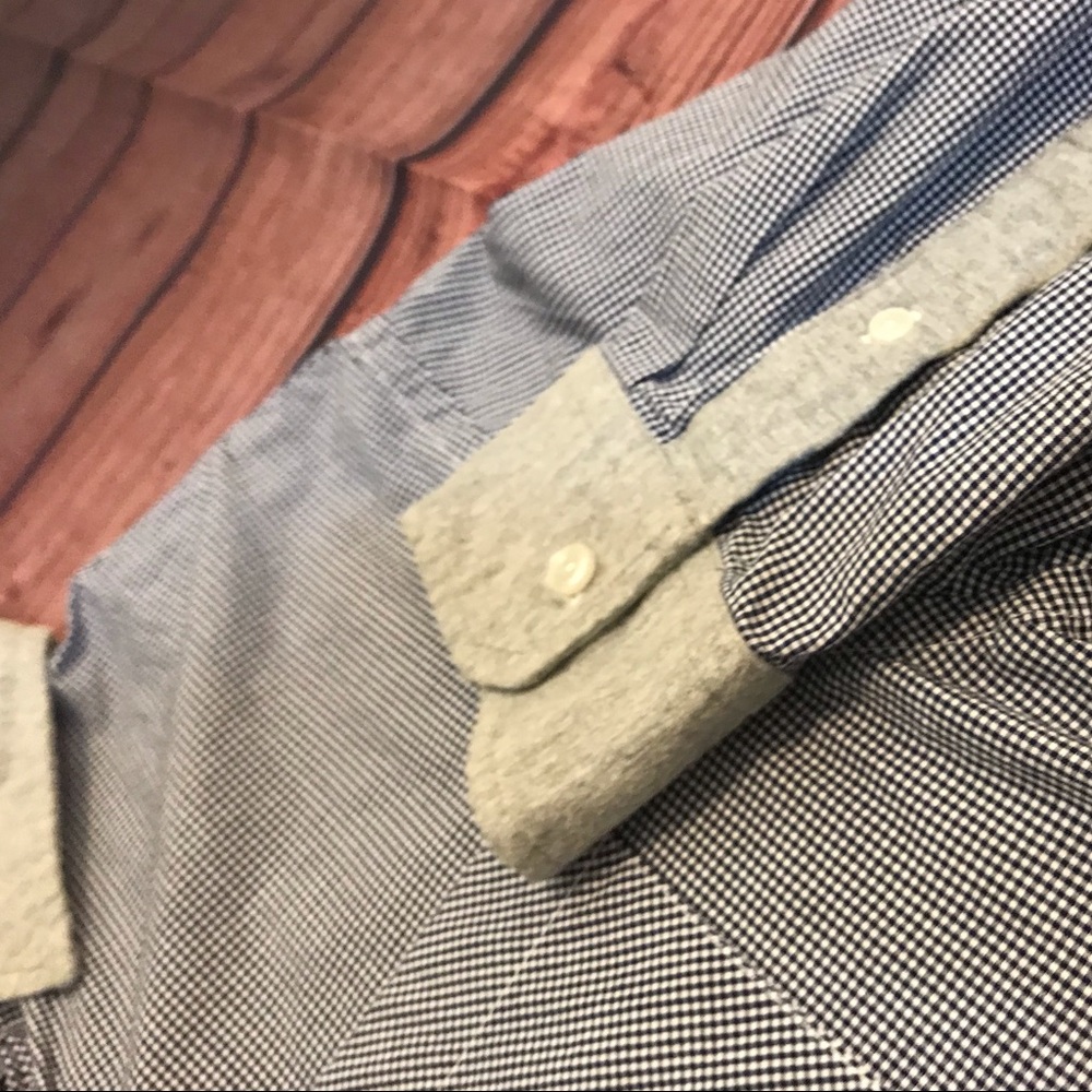 Guess Button Down - Picture 2 of 7
